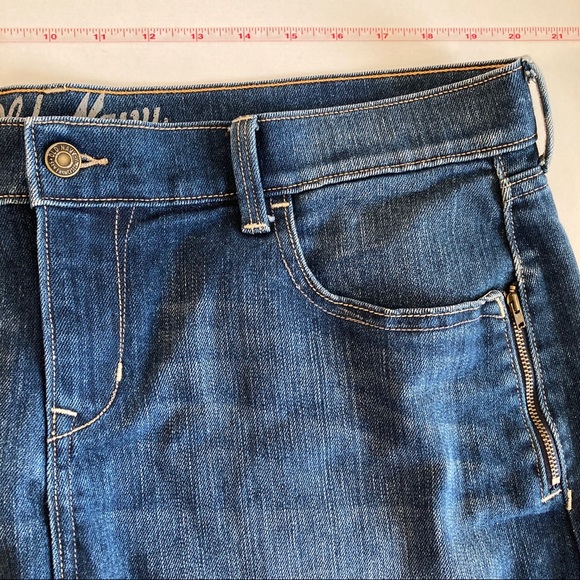 Old Navy Dark Wash Zipper Accent Denim Mini Skirt - Picture 5 of 8